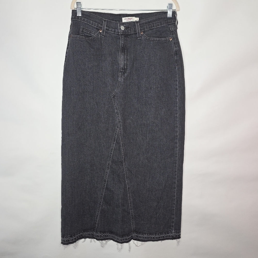 Levi's Maxi Jean Skirt Size 8 Black Wash Cotton Denim with Pockets Raw Hem